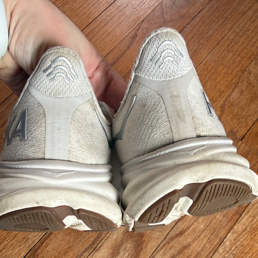 Hoka Women's Clifton 9 Running Shoes in white with gum bottom - Picture 4 of 4